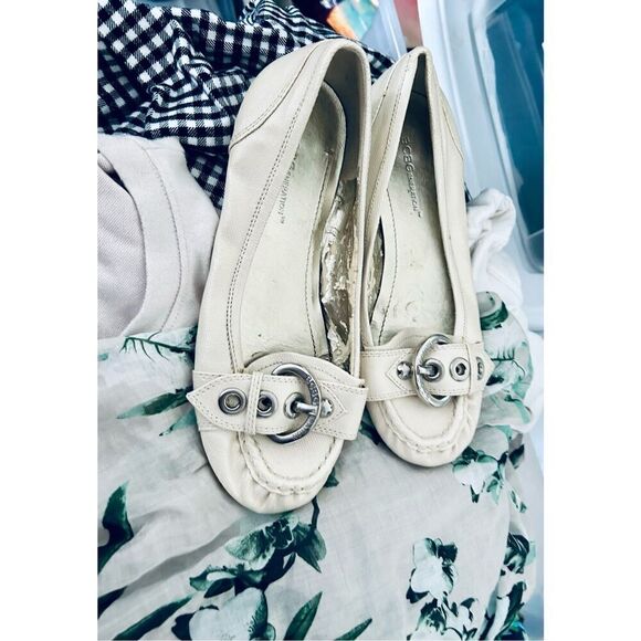 BCBGeneration Flats DINIA Leather Loafer Moccasin Cream Buckle - Picture 2 of 9
